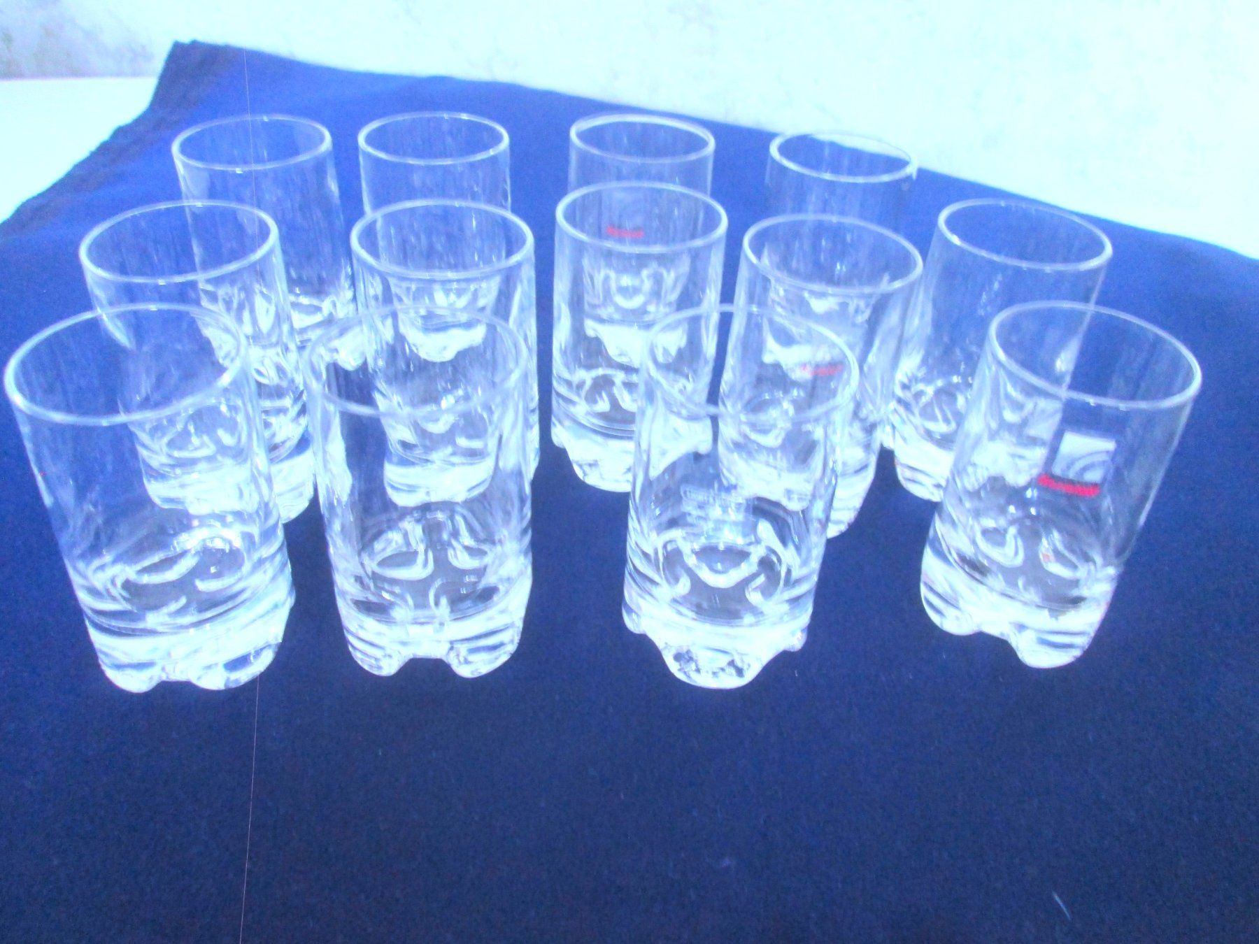 Verres: 13 Bormioli-Likörgläser aus Glas – D'occasion à Sementina par babucia