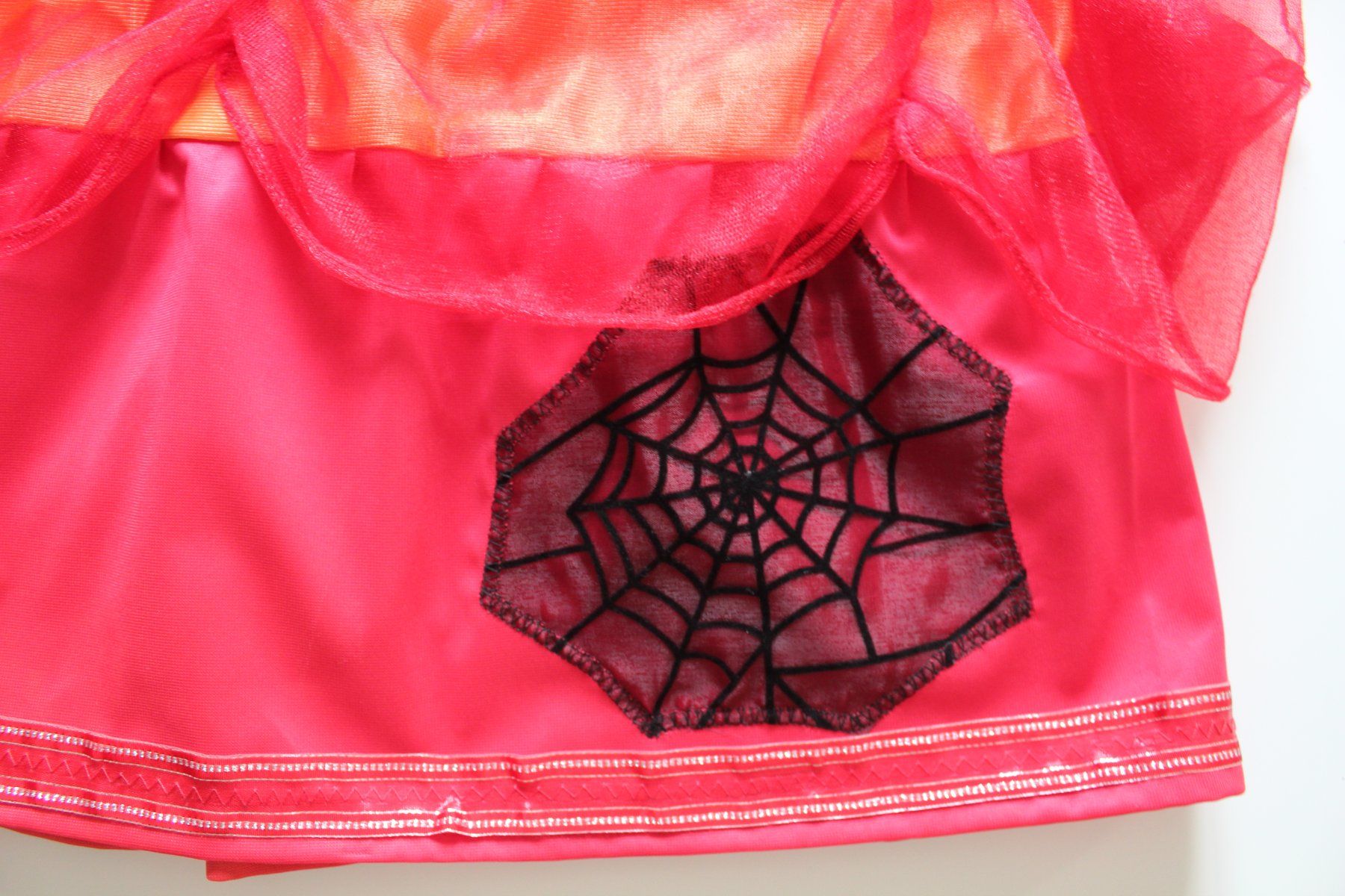Kostüme: Costume sorcière / Hexe t. 6 - 7 ans – Gebraucht aus Peseux von CoolShoping 5