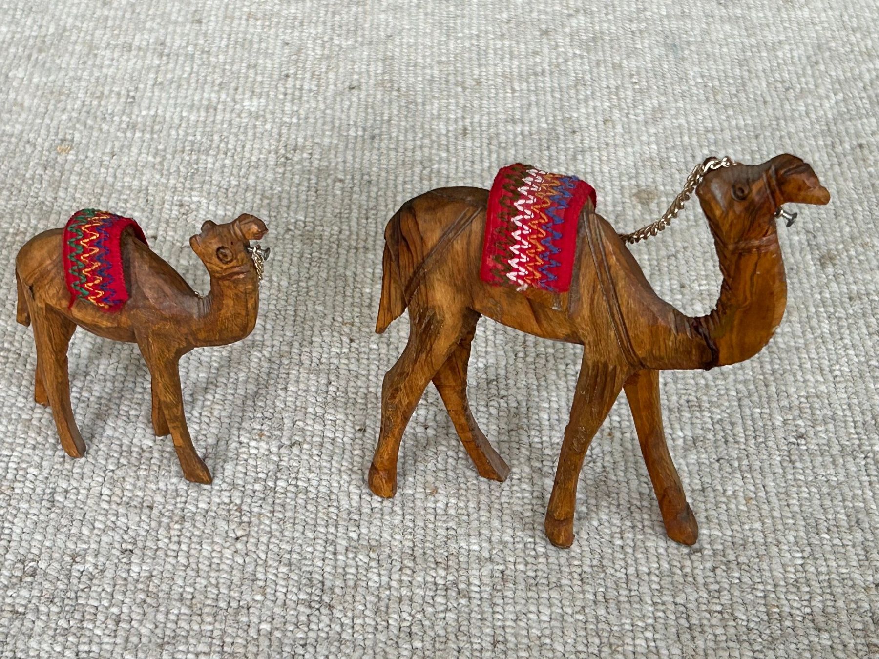 Statuette: Kamelfiguren aus Holz – Usato da Au SG venduto da Zogu