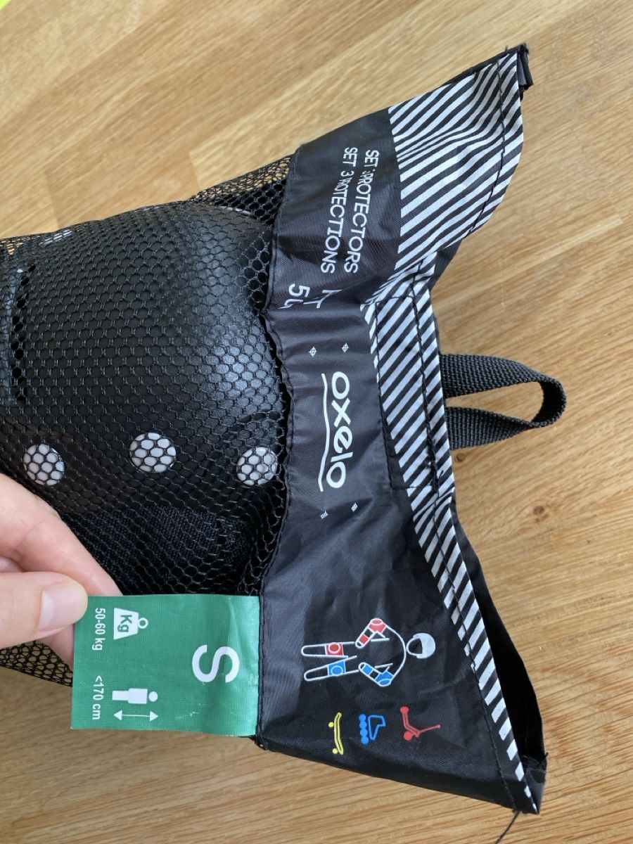 Decathlon Protezioni & Imbottiture: Schutzkid Set Grösse S mit Tasche neuwertig – Nuovo (secondo la descrizione) da Weesen venduto da vvo_fj7m 1