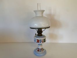 Alte Öllampe mit Blumenmotiv Petroleumlampe Lampe Glasfuss