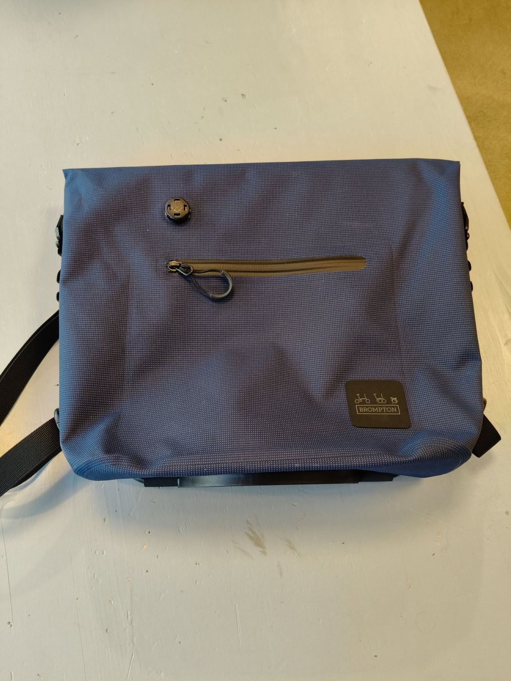 Brompton Borse: Brompton Borough Waterproof Roll Top Bag Small – Nuovo e nell'imballaggio originale da Bern venduto da ver_97f5 6