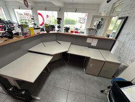 Büroschreibtisch mit Eckverbindung, höhenverstellbar