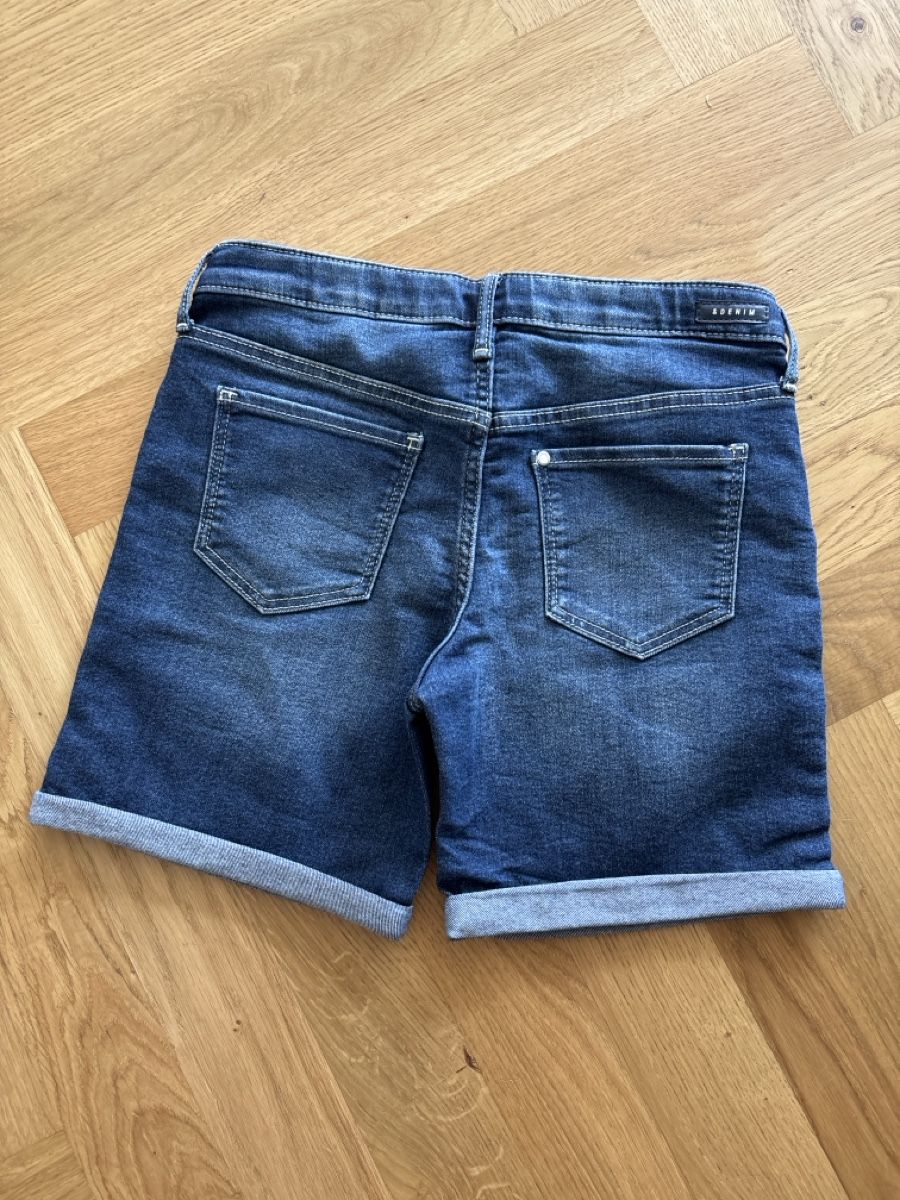 H&M Pantaloni: Shorts von H&M, Grösse 140 – Usato da Wohlen AG venduto da Michi761 1