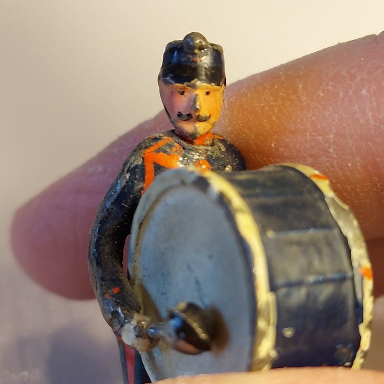 5 antike Figuren aus Zinn - 4 Soldaten und 1 Trommler -antik 4
