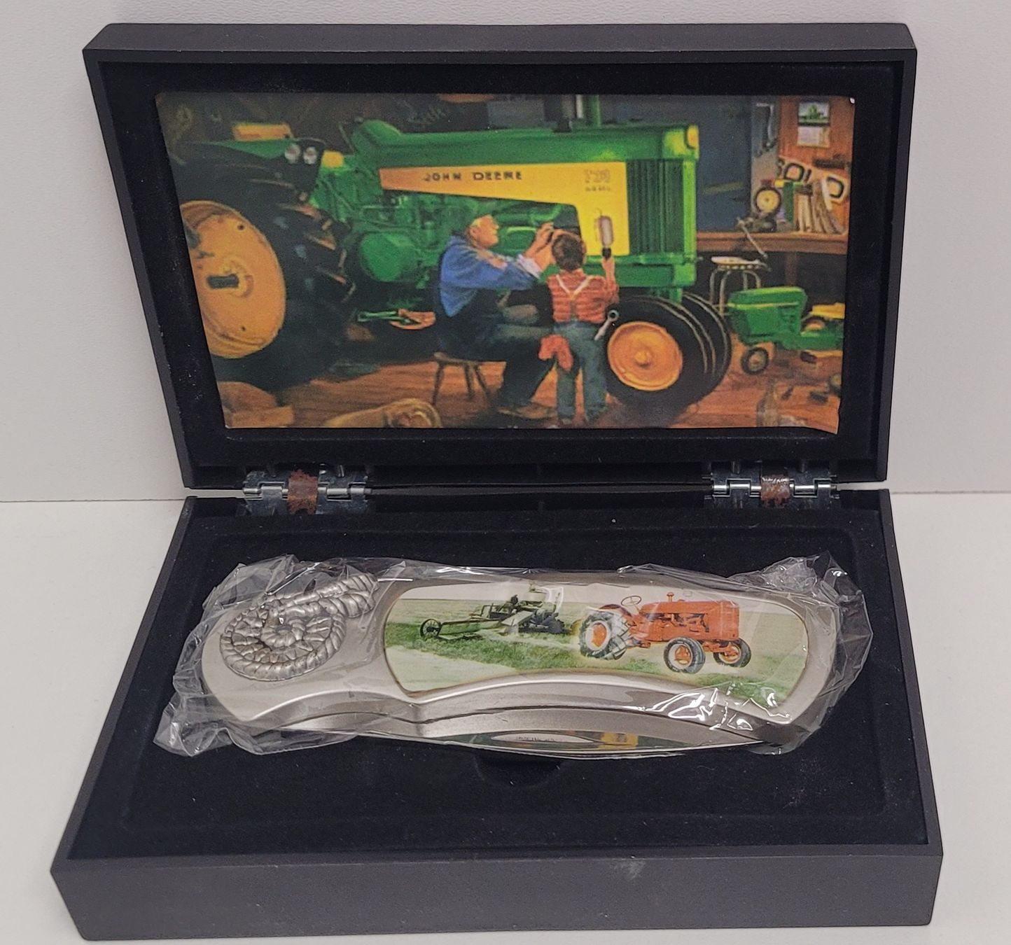 Coltelli tascabile: Couteau de poche collection "John Deere" – Nuovo e nell'imballaggio originale da Rocourt venduto da PapyCH