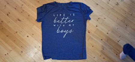 Dunkelblaues T-Shirt - Life is better - Gr. XL - Top!