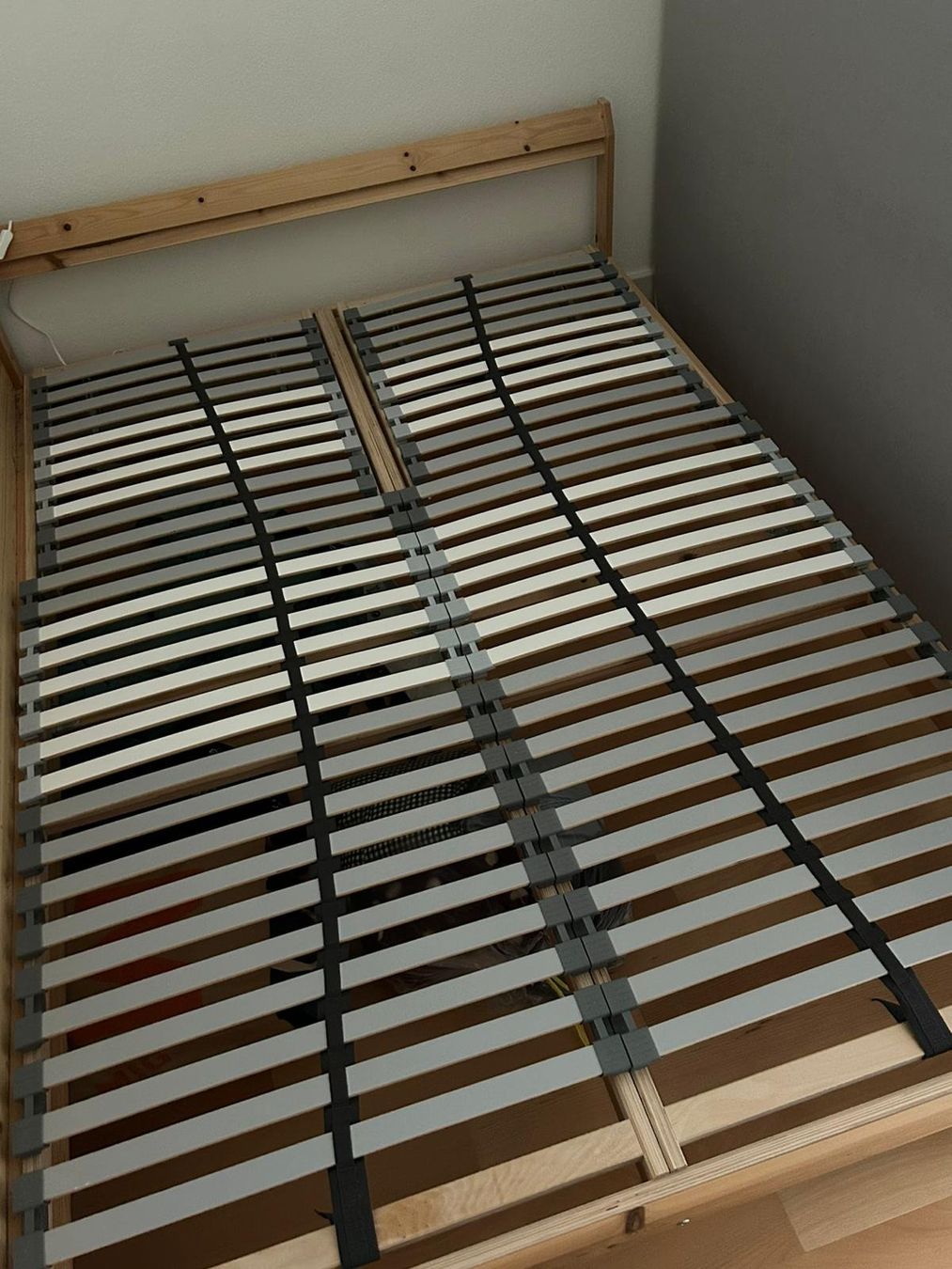 Ikea Letti: Bettgestell mit zwei Lattenrosten – Usato da Luzern venduto da anj_sw8z 2