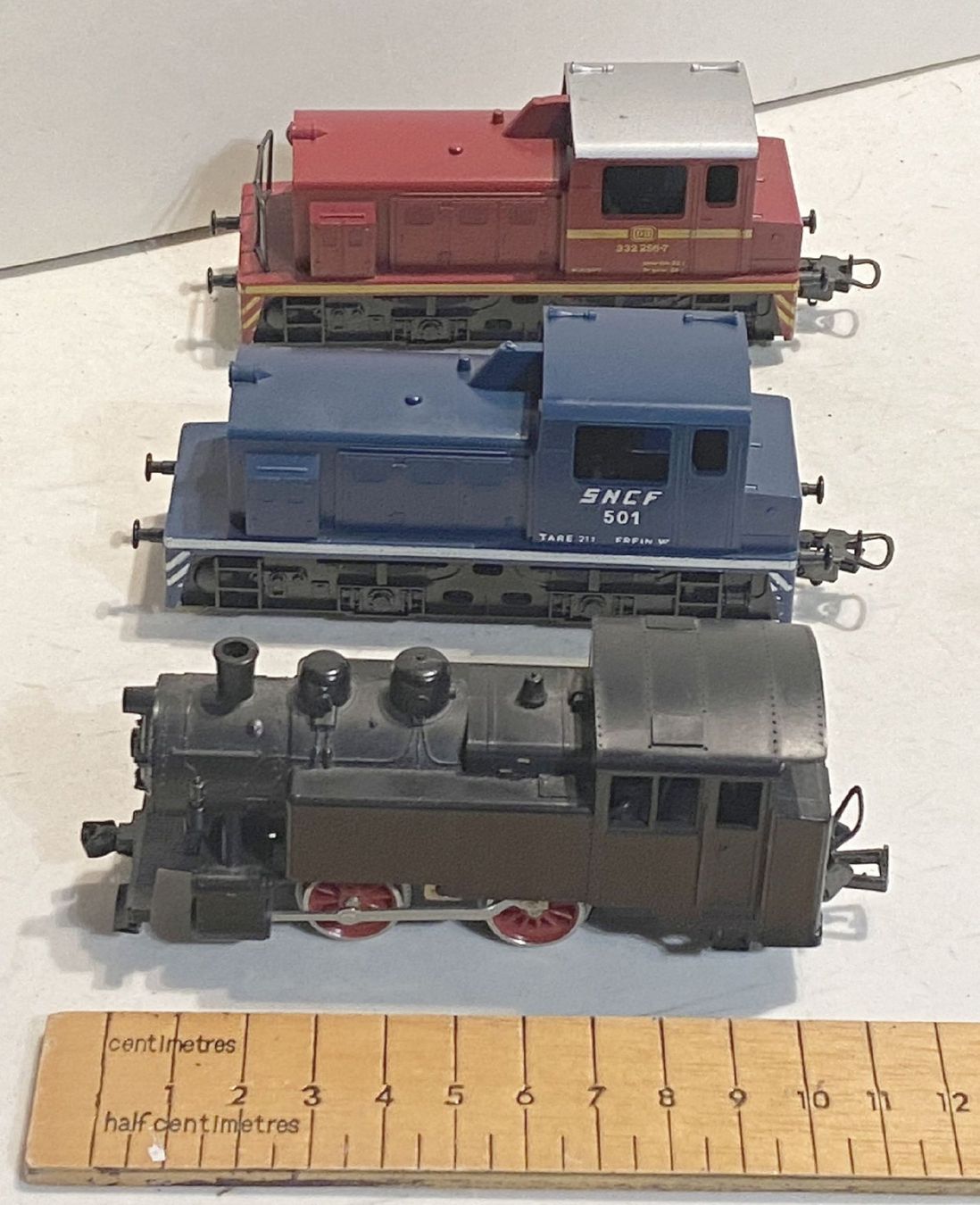 Lima Trains électriques: Lima 2 Diesel-Loks + 1 Dampflok – D'occasion à Sonceboz-Sombeval par Decolove 2