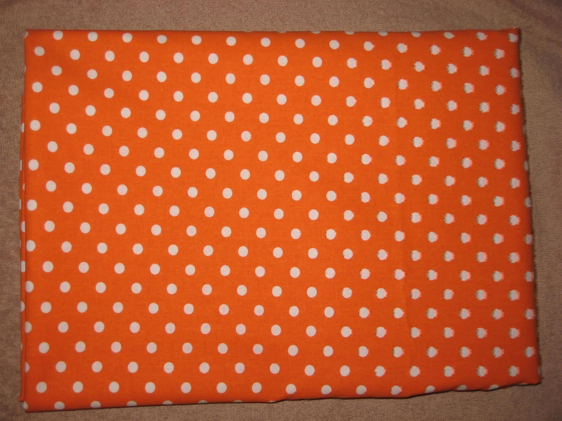 Stoffe: Baumwollstoff orange mit weissen Punkte – Neu und originalverpackt aus Füllinsdorf von Schlupp