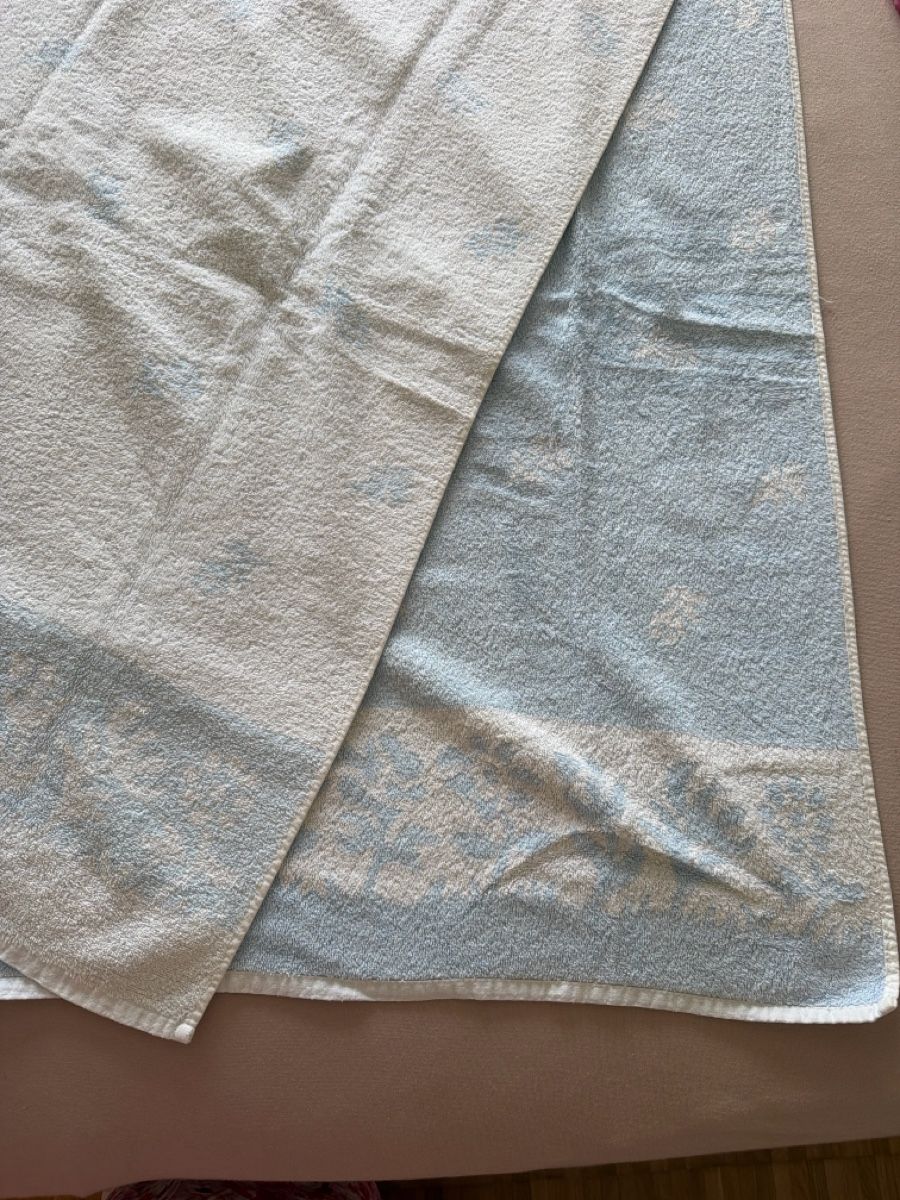Serviettes de bain: 2 Frottee Duschtuch 64 x 138cm – D'occasion à Niederwangen BE par Diva_74