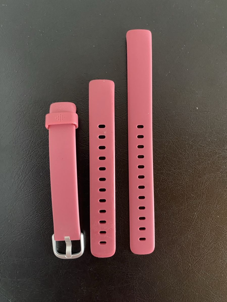 Fitbit Smartwatch: Fitbit Luxe Armband original rosa – Usato da Steinen venduto da Turtleneck