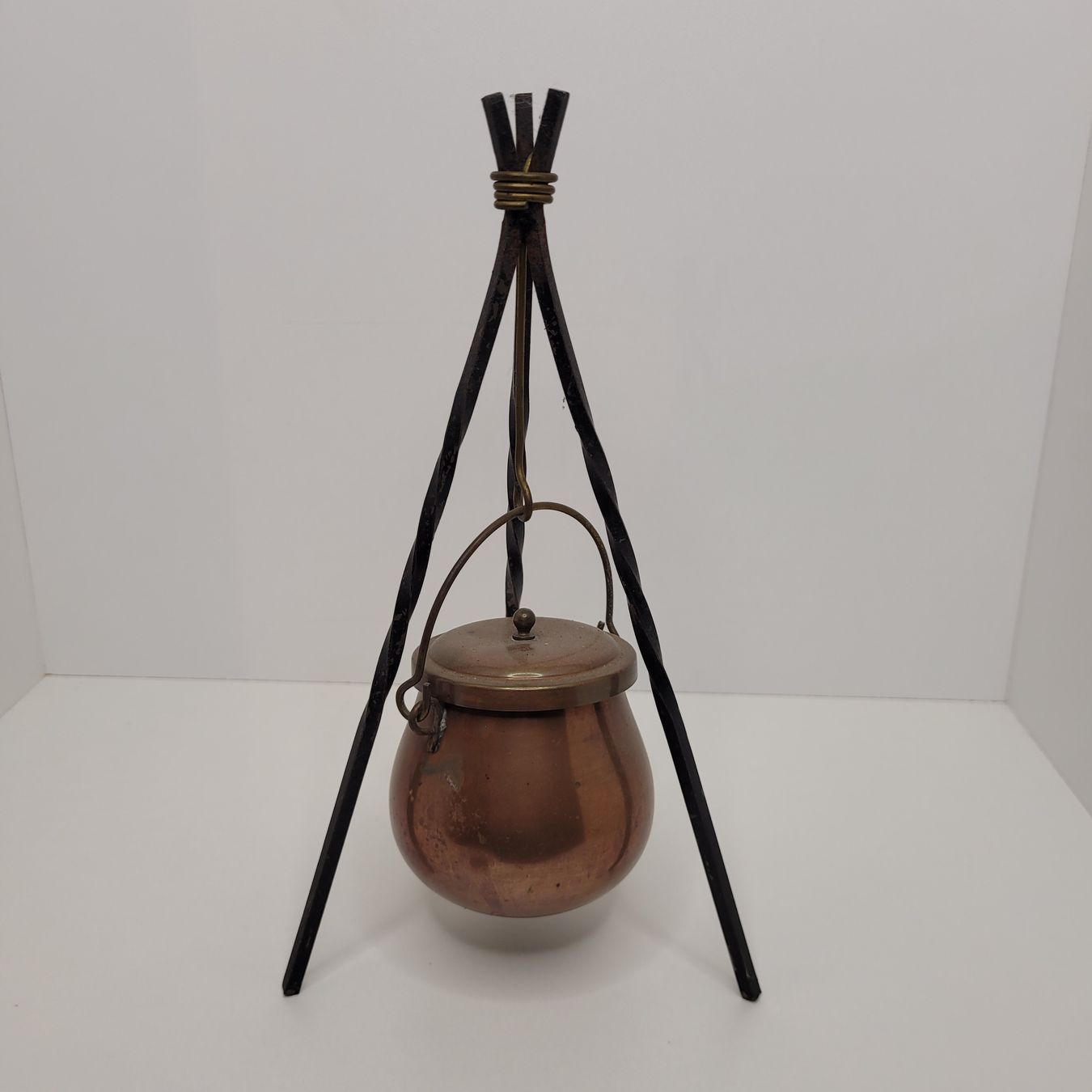 Tutte le decorazioni: Petit chaudron en cuivre – Usato da Rocourt venduto da PapyCH