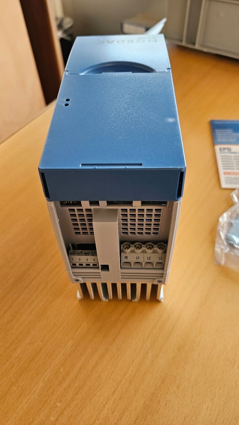 Wechselrichter: Frequenzumrichter NORDAC PRO SK 520E mit Control Panel – Gebraucht aus Oftringen von Dinu10 3