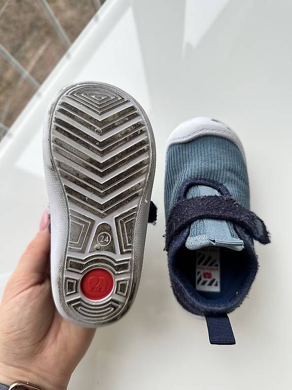 Scarpe per ragazzi: Hausschuhe Elefanten gr 24 – Usato da Muttenz venduto da emyvogel 3