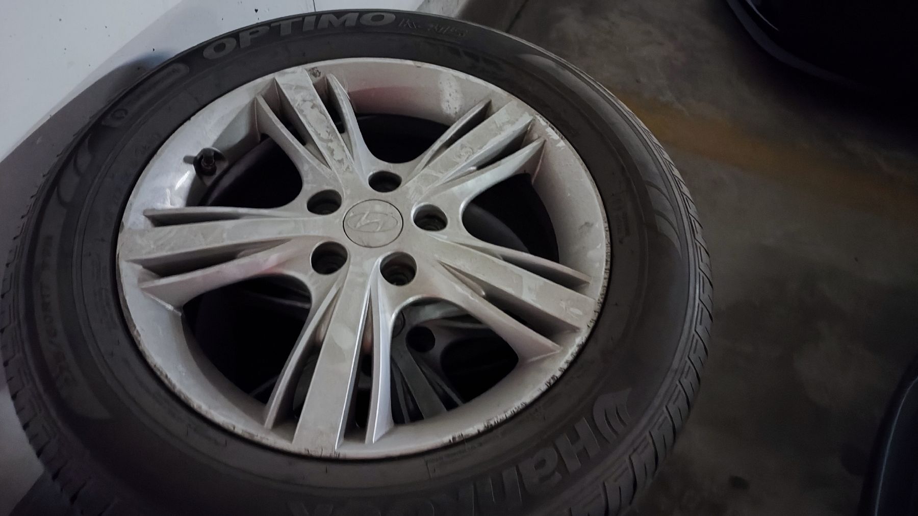 Hyundai Pneumatici & Ruote complete: 4 Hyundai Felgen original – Usato da St moritz venduto da apog