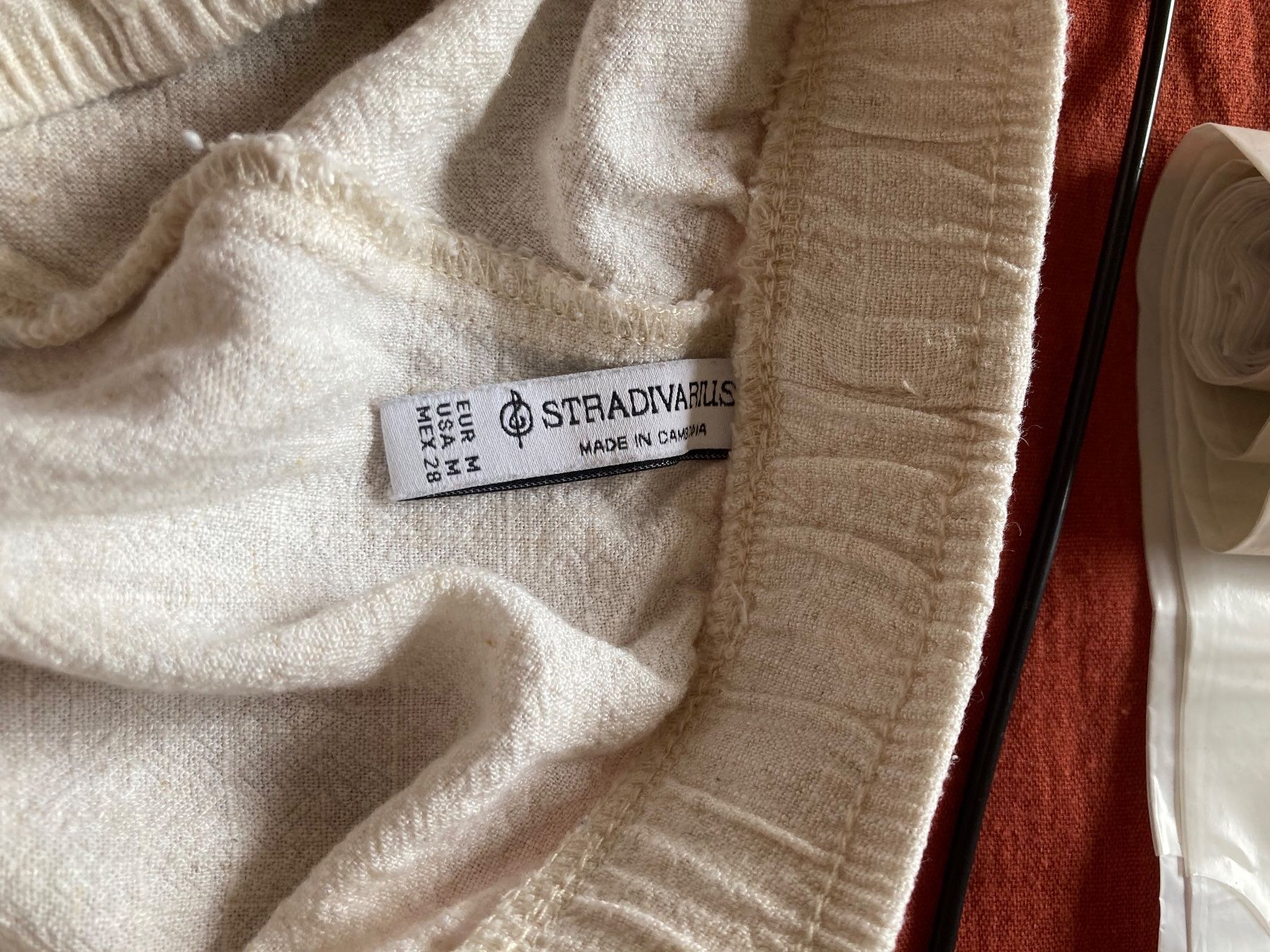 Stradivarius Hosen: Helle Leinenhose von Stradivarius – Gebraucht aus Zürich von vesieber 1