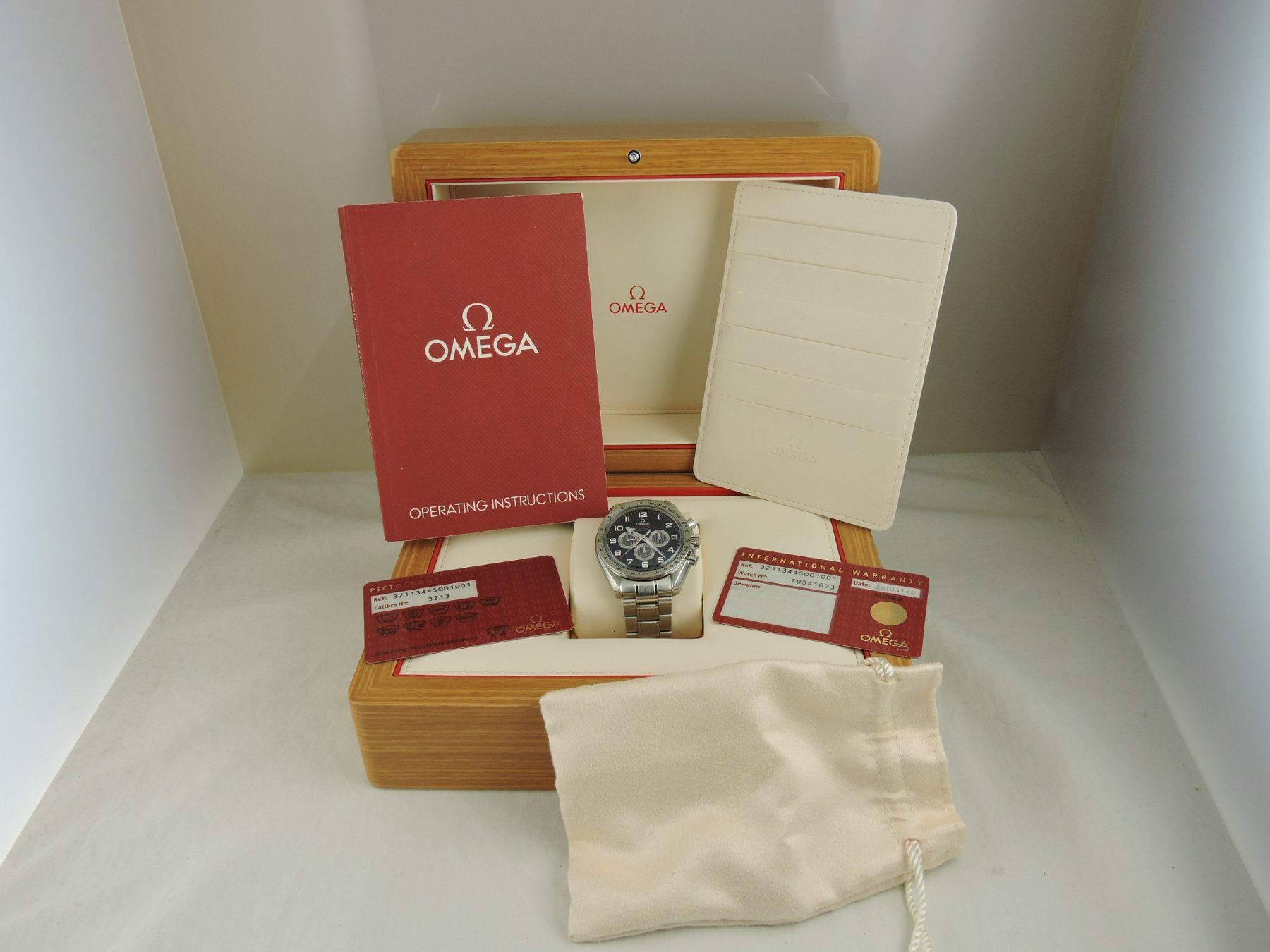 Omega Orologi: 2014 Omega Speedmaster Broad Arrow 44.25mm - Serviced, B&P – Usato da Bern venduto da Vintage-Oyster 3