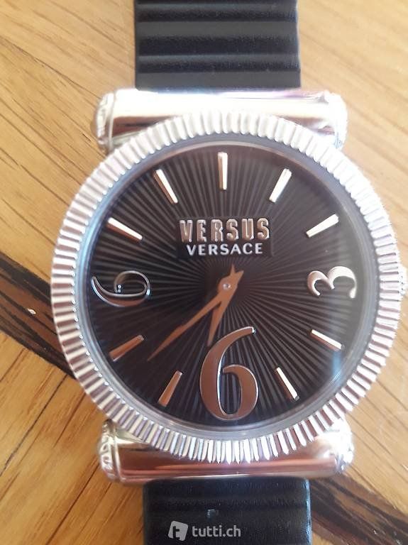 Versace Orologi: Original Versus Versace Armbanduhr – Nuovo (secondo la descrizione) da Würenlos venduto da Esmeralda74 3