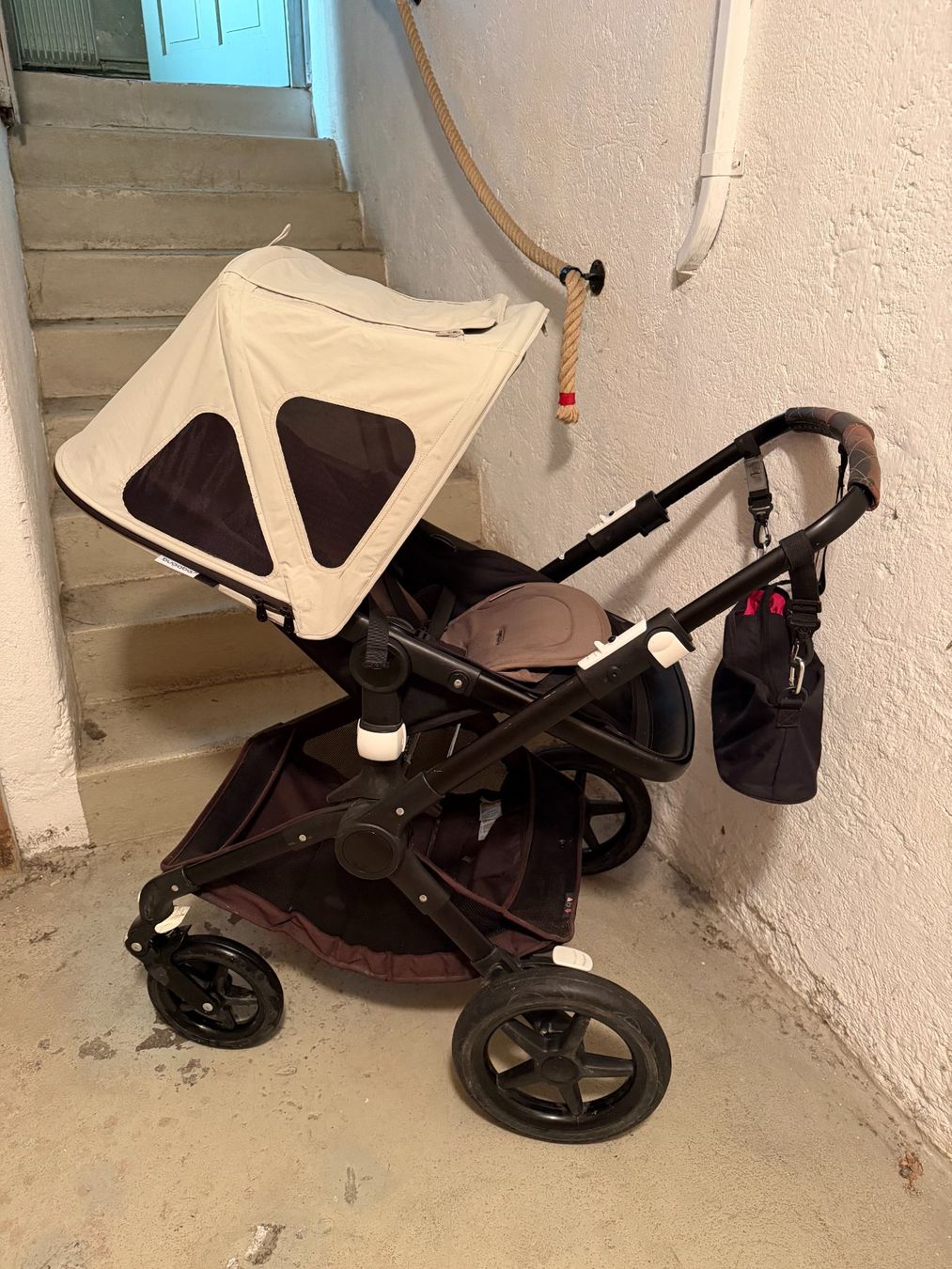Bugaboo Poussette: Bogaboo Fox 2 Kinderwagen mit Zubehör – D'occasion à Chur par Pcapaul 1