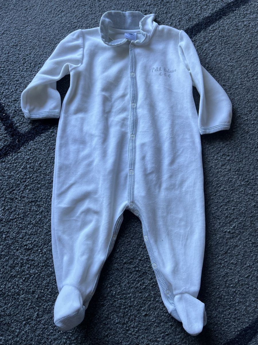 Petit Bateau Pyjamas: Pyjama / Strampler Petit Bateau Grösse 71 – D'occasion à Ebikon par KarinM02