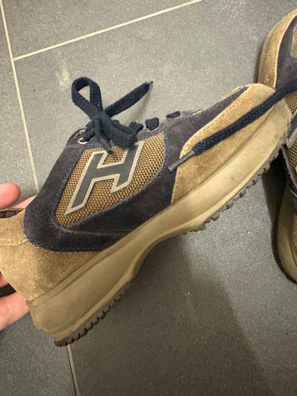 Hogan Scarpe per ragazzi: Schuhe HOGAN, Größe 28 – Usato da Basel venduto da SAF 1