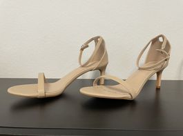Elegante beige High Heels Sandaletten – nur 1x getragen