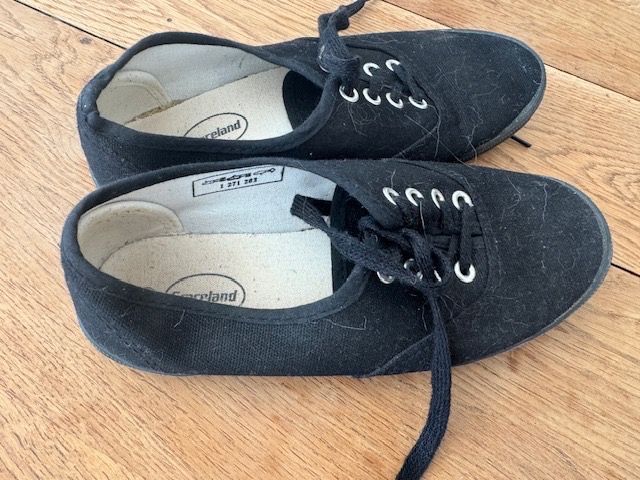 Graceland Scarpe da donna: schwarze Sneakers Graceland Gr. 36 – Usato da Schöfflisdorf venduto da kin_2dp9 1