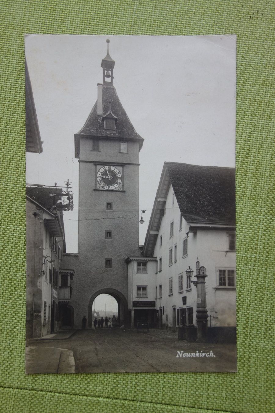 Cartoline postali: Foto-Ansichtskarte Neunkirch 1920 – Usato da Stein am Rhein venduto da Laffoni