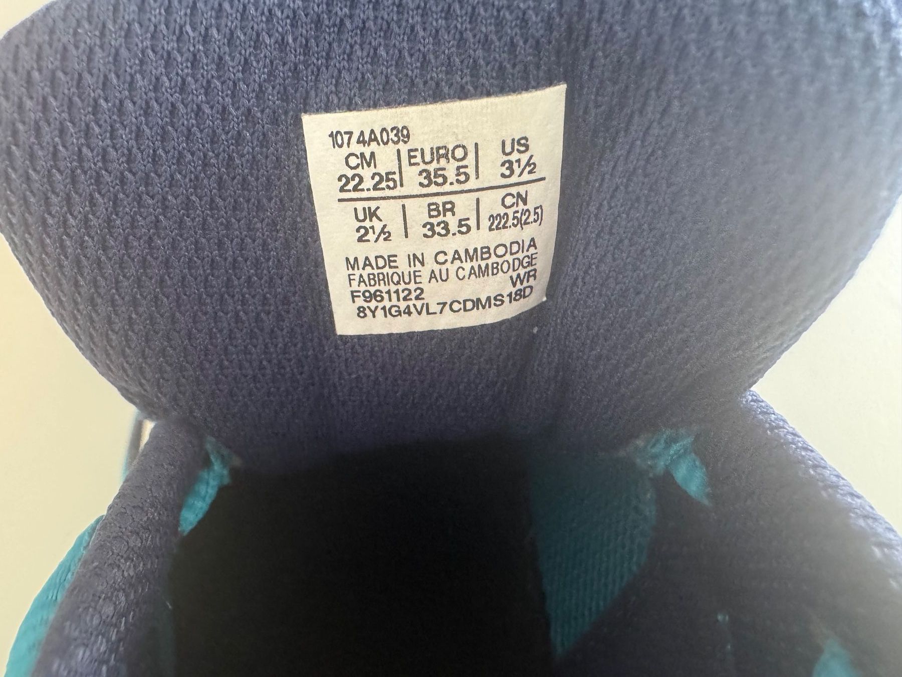 Scarpe da uomo: Chaussures sport Asics bleu pointure 35.5 – Usato da Chatelaine venduto da lae_7h8n 2