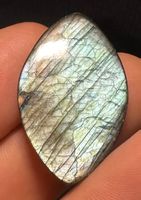 Wunderschönes Labradorit Cabochon von höchster Qualität