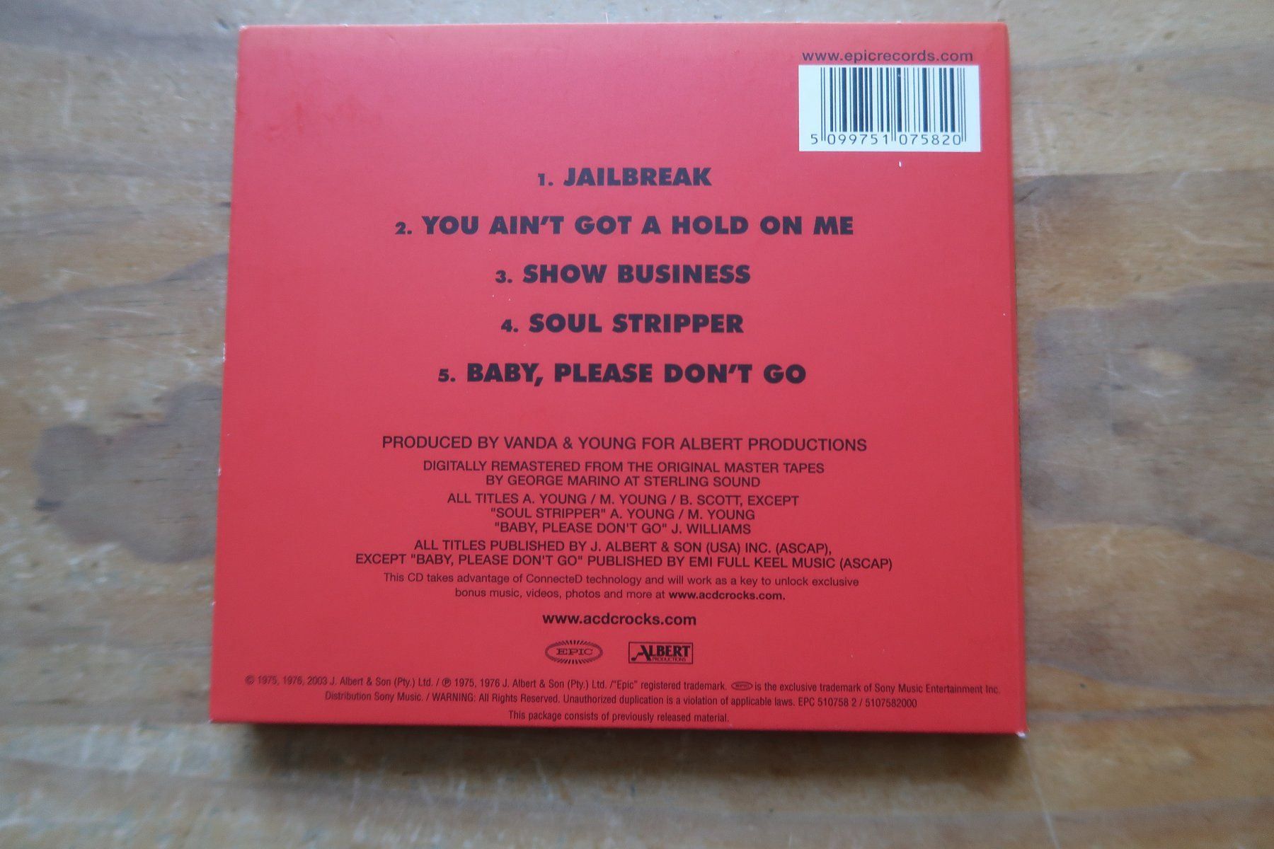 CDs: AC/DC - '74 JAILBREAK - DIGIPAK - CD – Gebraucht aus Basel von Patiscat 1