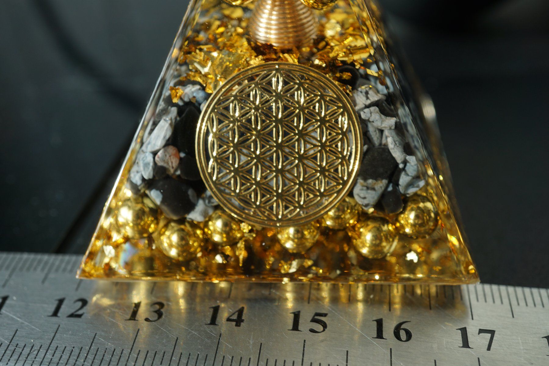 Minerali & Pietre curative: Orgonit Pyramide   Turmalin/mix  Blume Des Lebens – Nuovo e nell'imballaggio originale da Eschenbach SG venduto da craniums 1