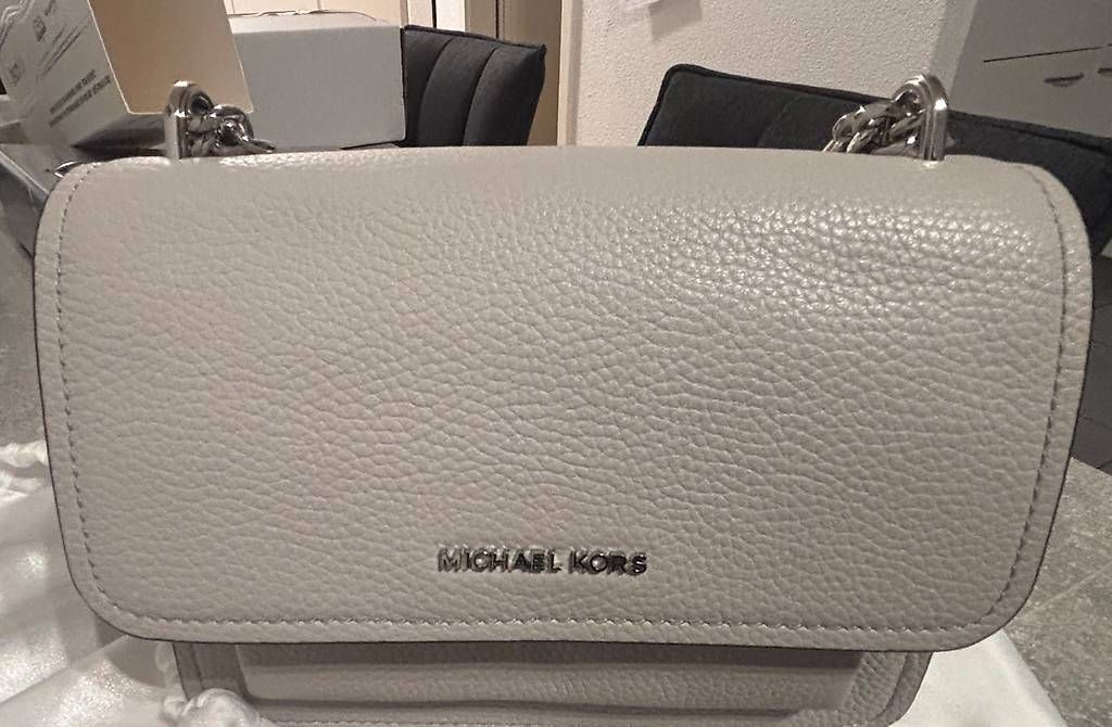 Borse da donna: Michael Kors Tasche Grau – Usato da steinach venduto da mickymcfly
