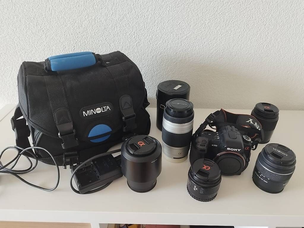 Sony Fotocamera: Sony Kamera mit diversen Objektiven – Usato da Liebefeld venduto da tutti_