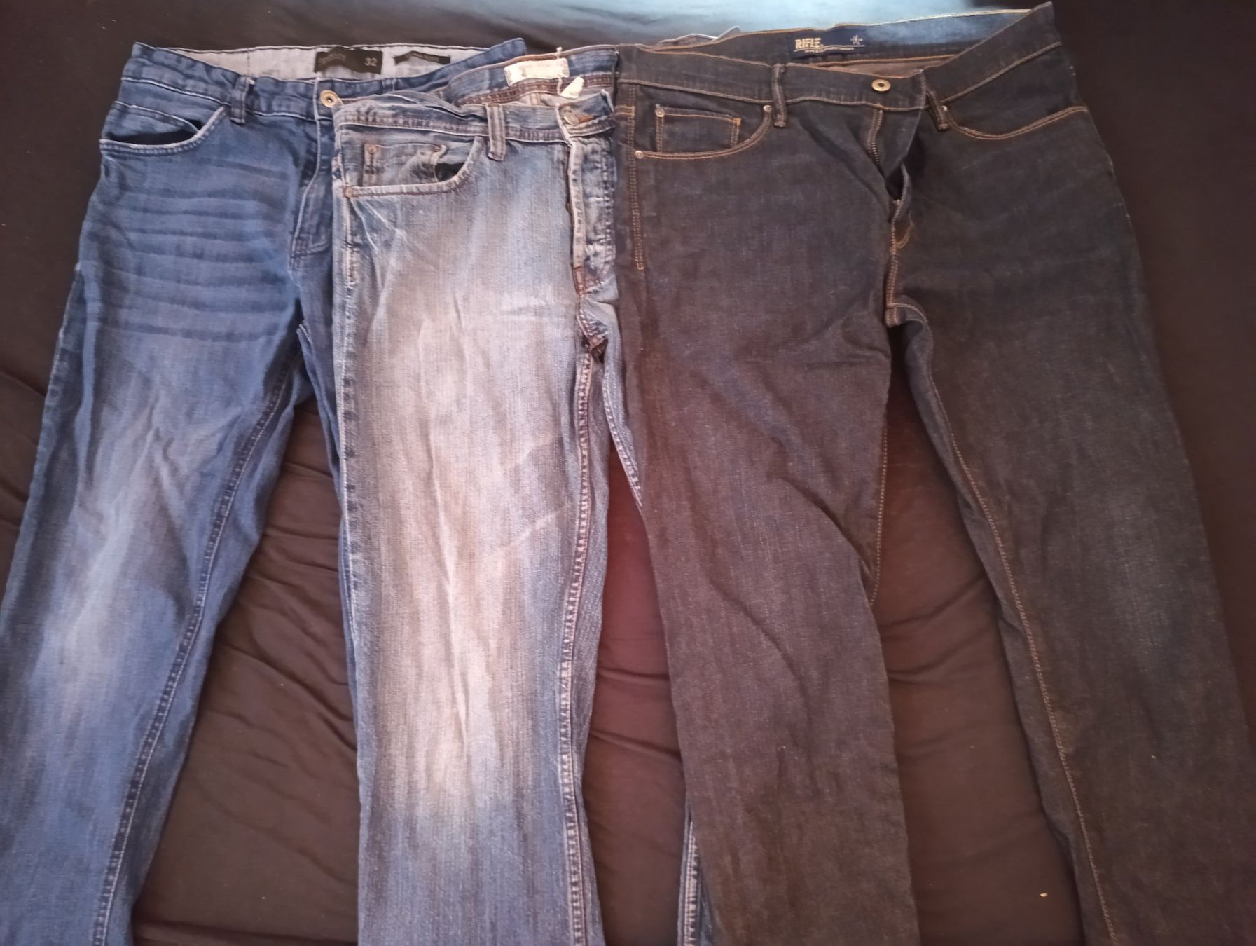 Kleiderpakete: Lot de 12 jeans et 6 pantalons secondhand – Gebraucht aus St imier von Rieju23 1