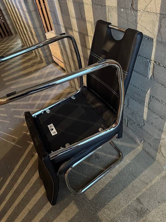 Tables: Alles Gratis – D'occasion à Diessbach b. Büren par nic_n8mg 1