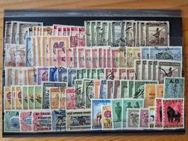 Briefmarken weltweit auf Karte D4 Zustand gemäss Bild