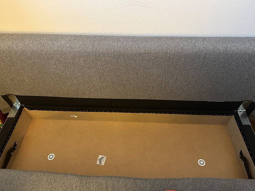 Ikea Divani: IKEA Bettsofa / Schlafsofa grau  ausklappbar – Usato da Brüttisellen venduto da Caglayan_ZH 3