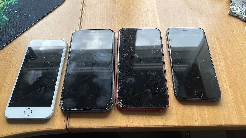 Handys / Smartphones: 4 iPhones als Ersatzteile. Preis für alle zusammen – Defekt aus Itingen von Haefi