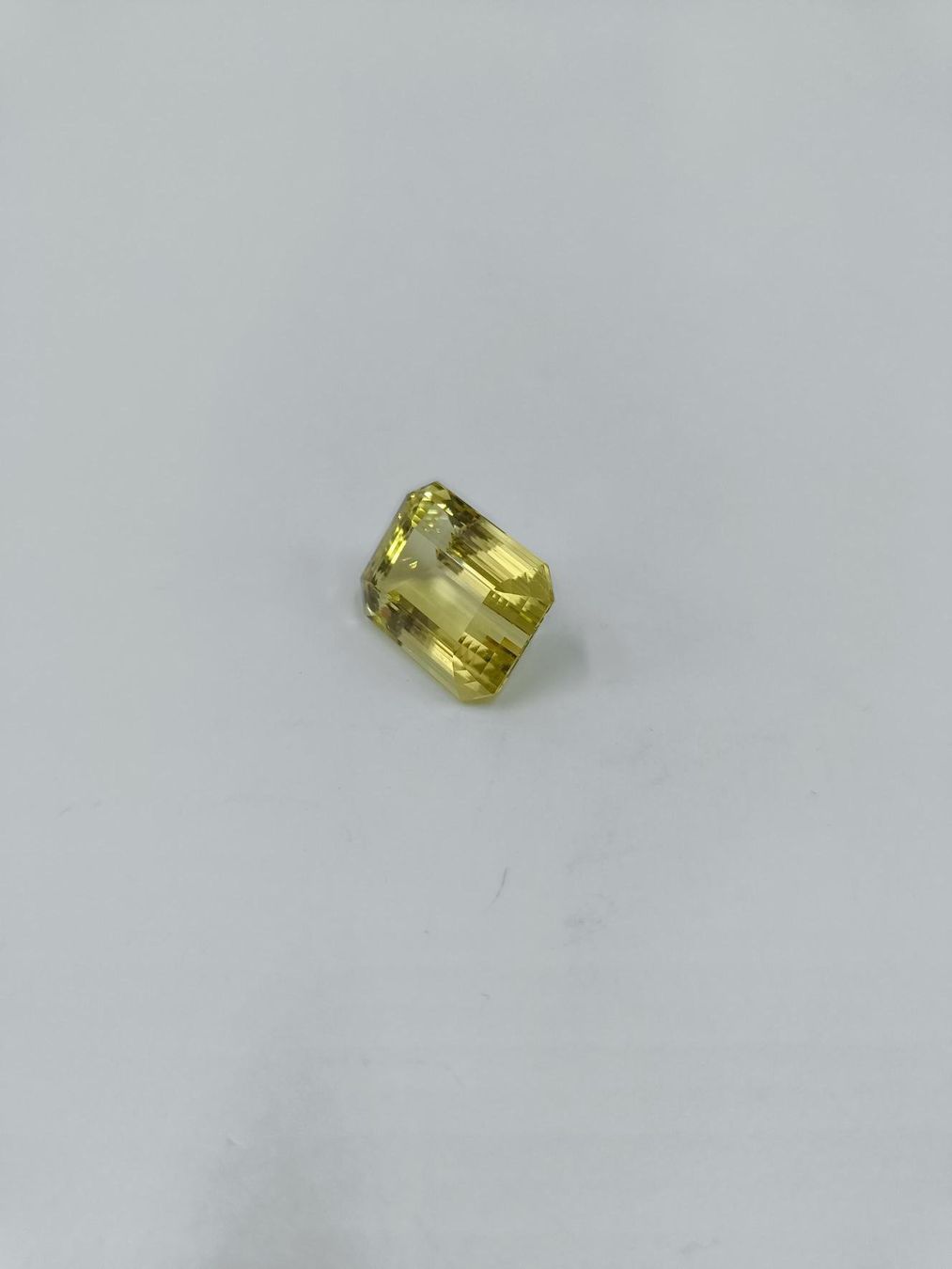 Pietre preziose: 1 ZITRONENGELBER CITRIN, 37.93 CT. – Usato da Luzern venduto da EdiGem 3