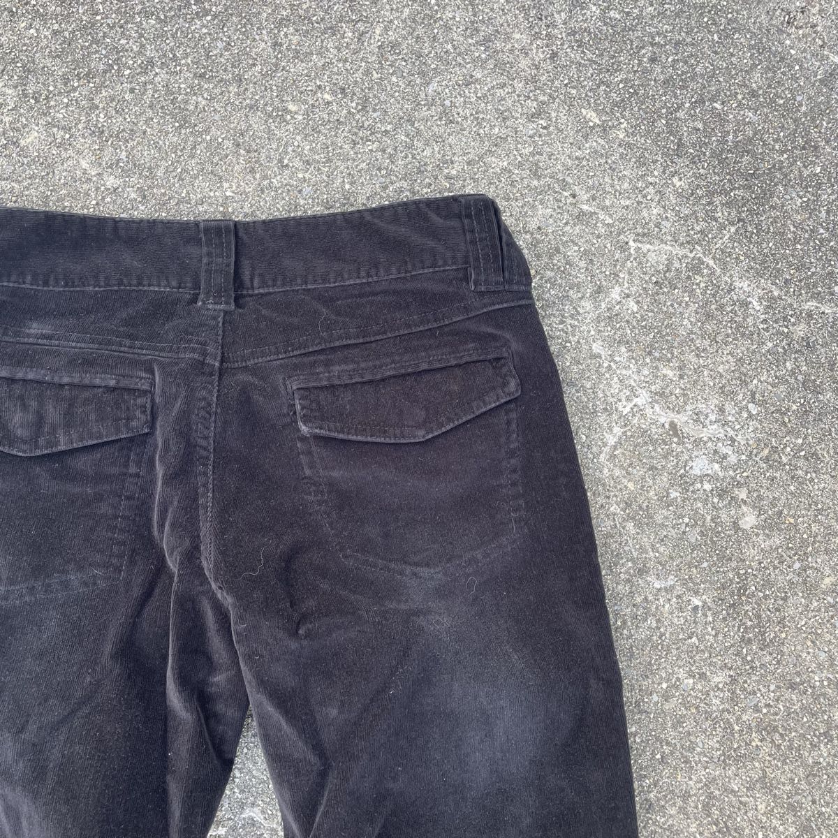 Yes Or No Jeans: Black corduroy flared jeans  – Usato da Fribourg venduto da tinavon 4