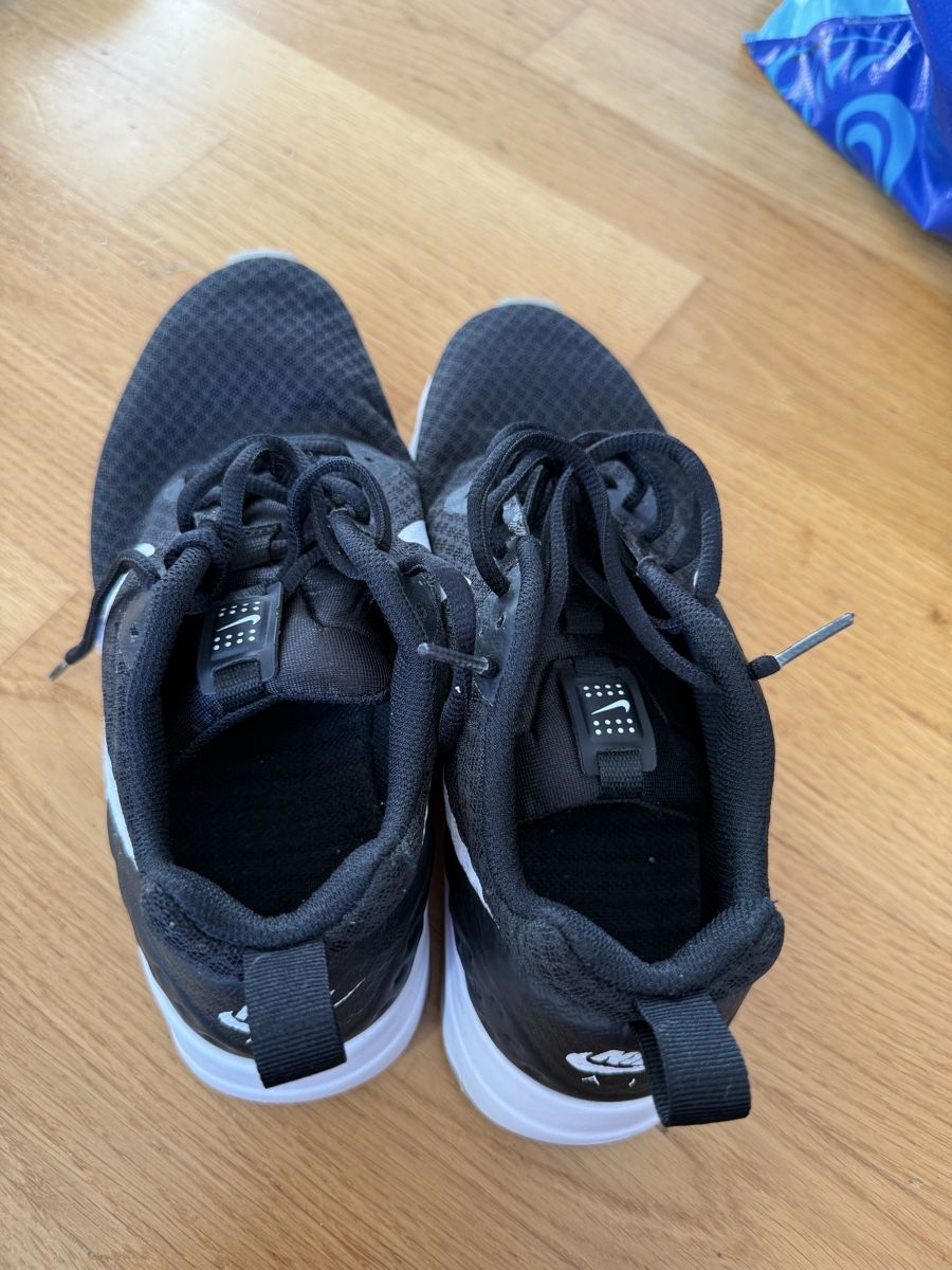 Nike Herrenschuhe: Turnschuhe Gr. 40 – Gebraucht aus Zürich von schanet01 1