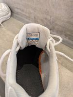 Damen-Hallensportschuhe der Marke Mizuno in Grösse 38