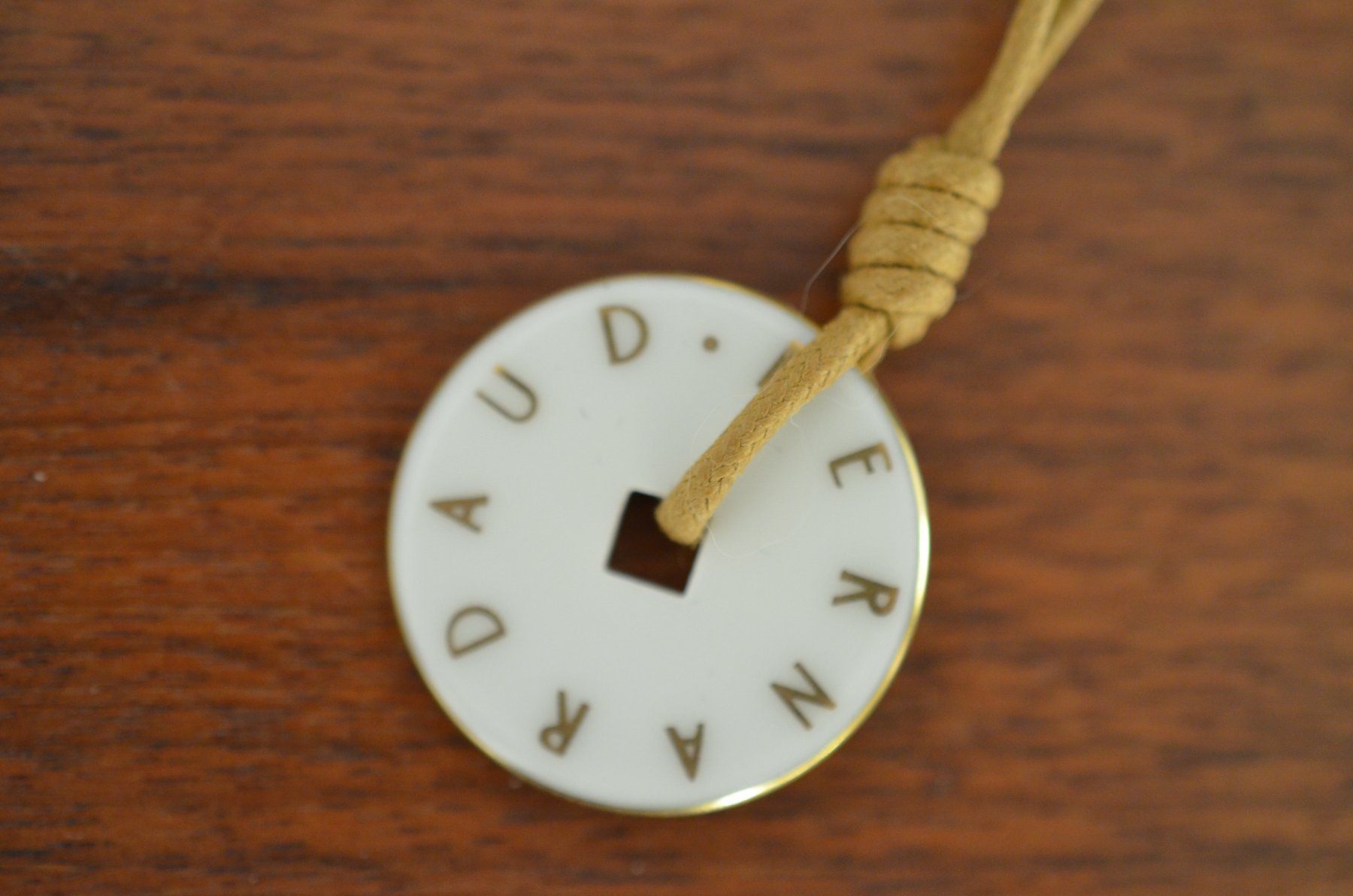 Catenine: Collier cordon avec pendentif pocelaine Bernardaud – Usato da La Croix (Lutry) venduto da OMEGA07