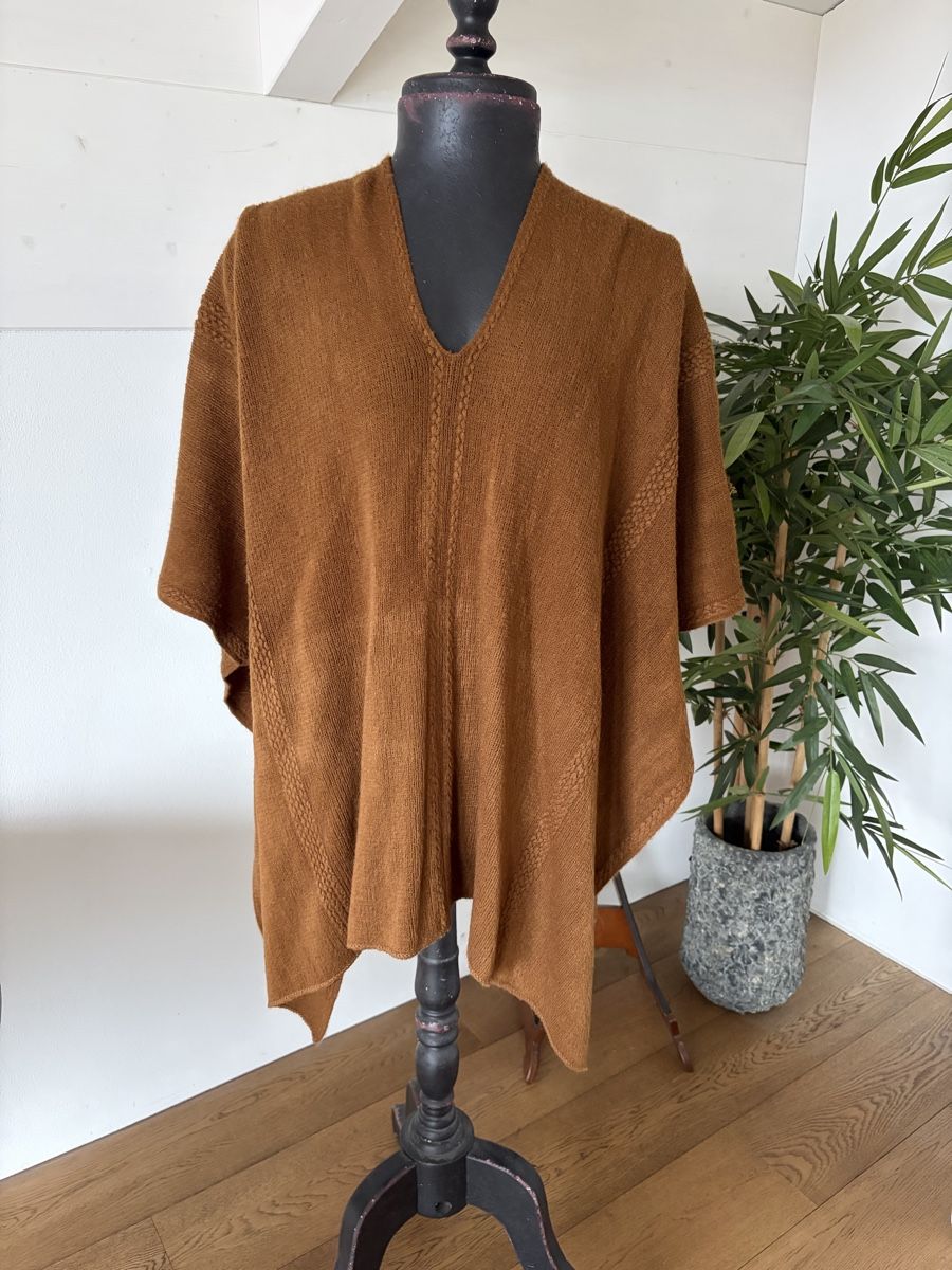 Vero Moda Giacche: Poncho von Vero Moda – Usato da Lugnorre venduto da SOM69