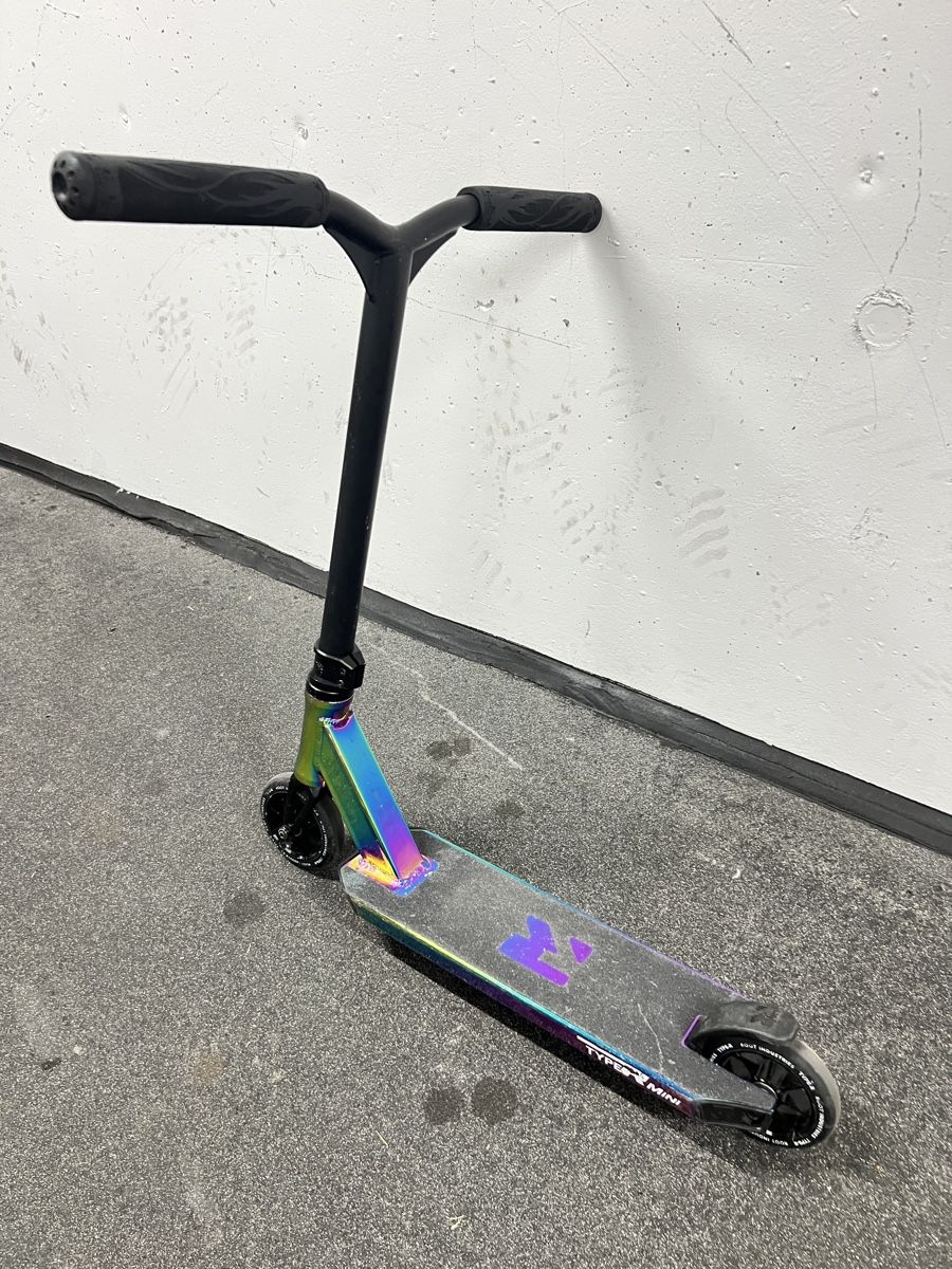 Kickboard: Root Type R Mini Stunt Scooter Rainbow in gutem Zustand – Usato da Teufen AR venduto da Fabe 2