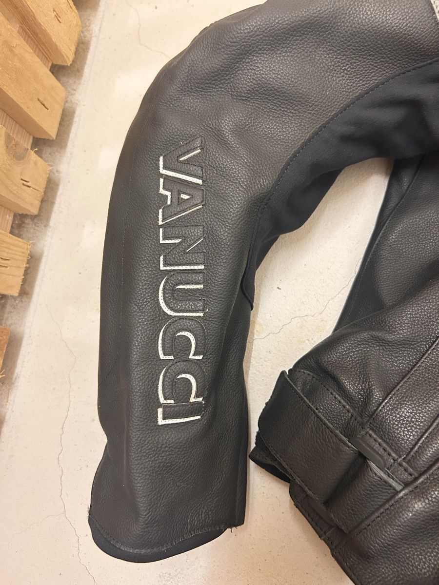 Vanucci Lotti di vestiti: Vanucci Leather Motorcycle Set – Nuovo (secondo la descrizione) da Dübendorf venduto da adi_ngr8 2
