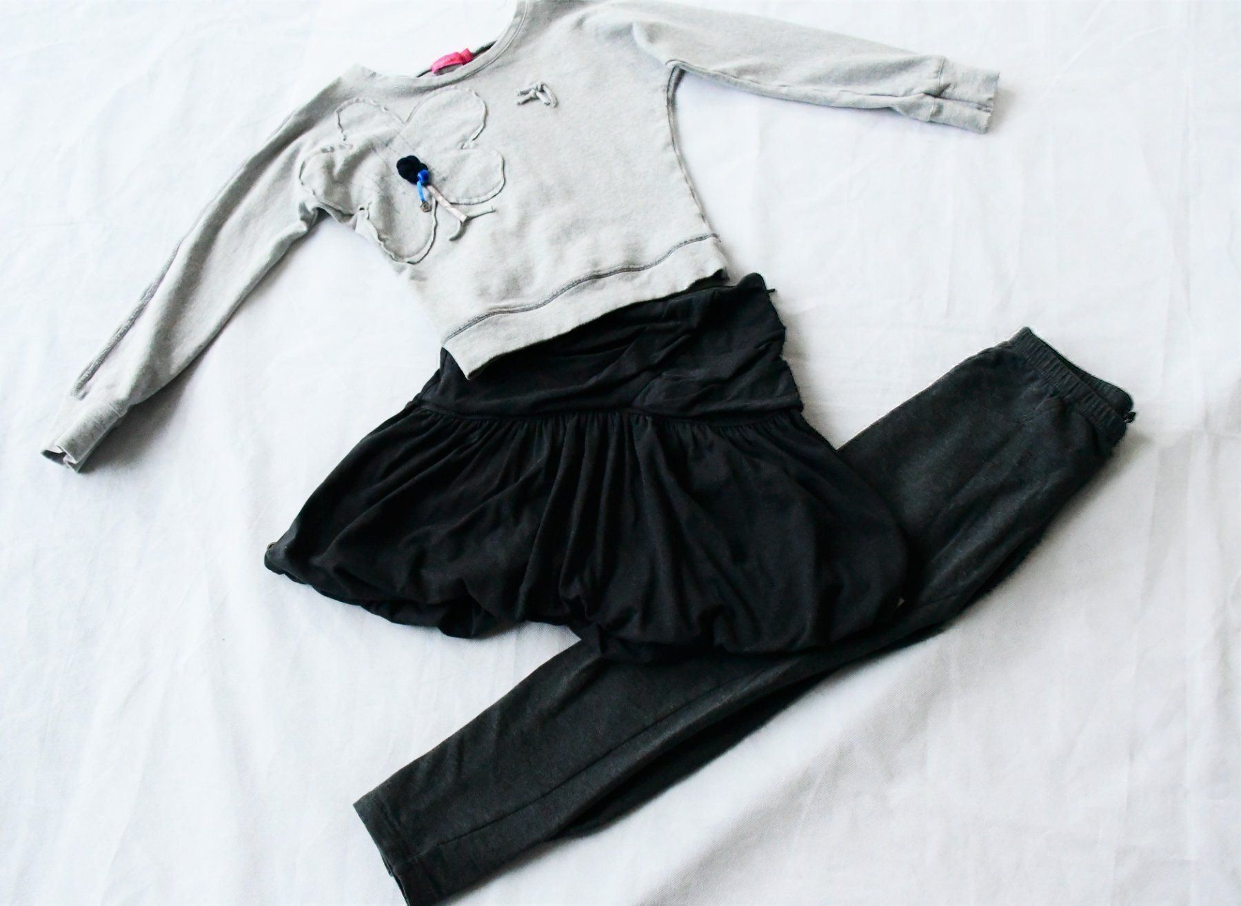 Lotti & Set di vestiti: Pullover Kiezeltje, Rock Jottum gr. 140 – Usato da Nuglar venduto da Korsika2