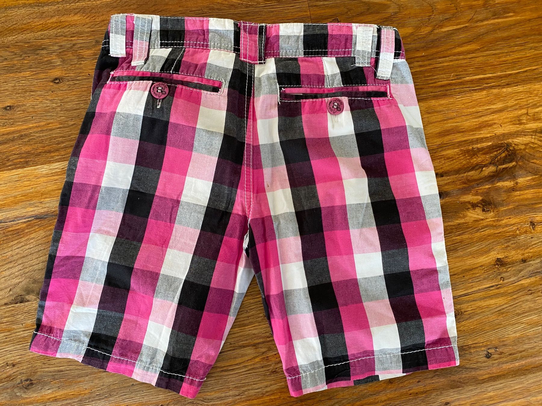 Pantaloni: schöne und bequeme Shorts Gr. 140 – Usato da Buchrain venduto da Sunny026 3